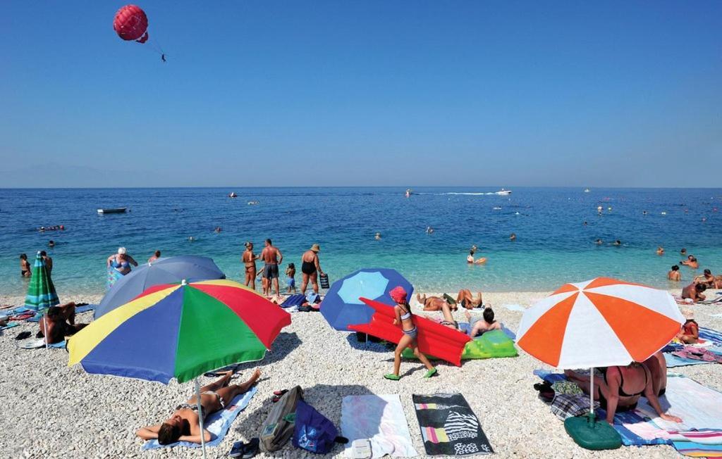 Vacation Apartments Feniks Tučepi المظهر الخارجي الصورة